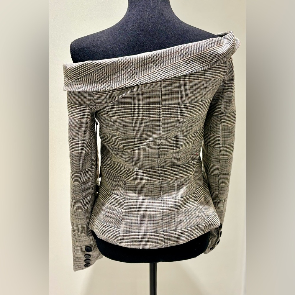 Superdown Off Shoulder Double Breasted Blazer Top - image 6